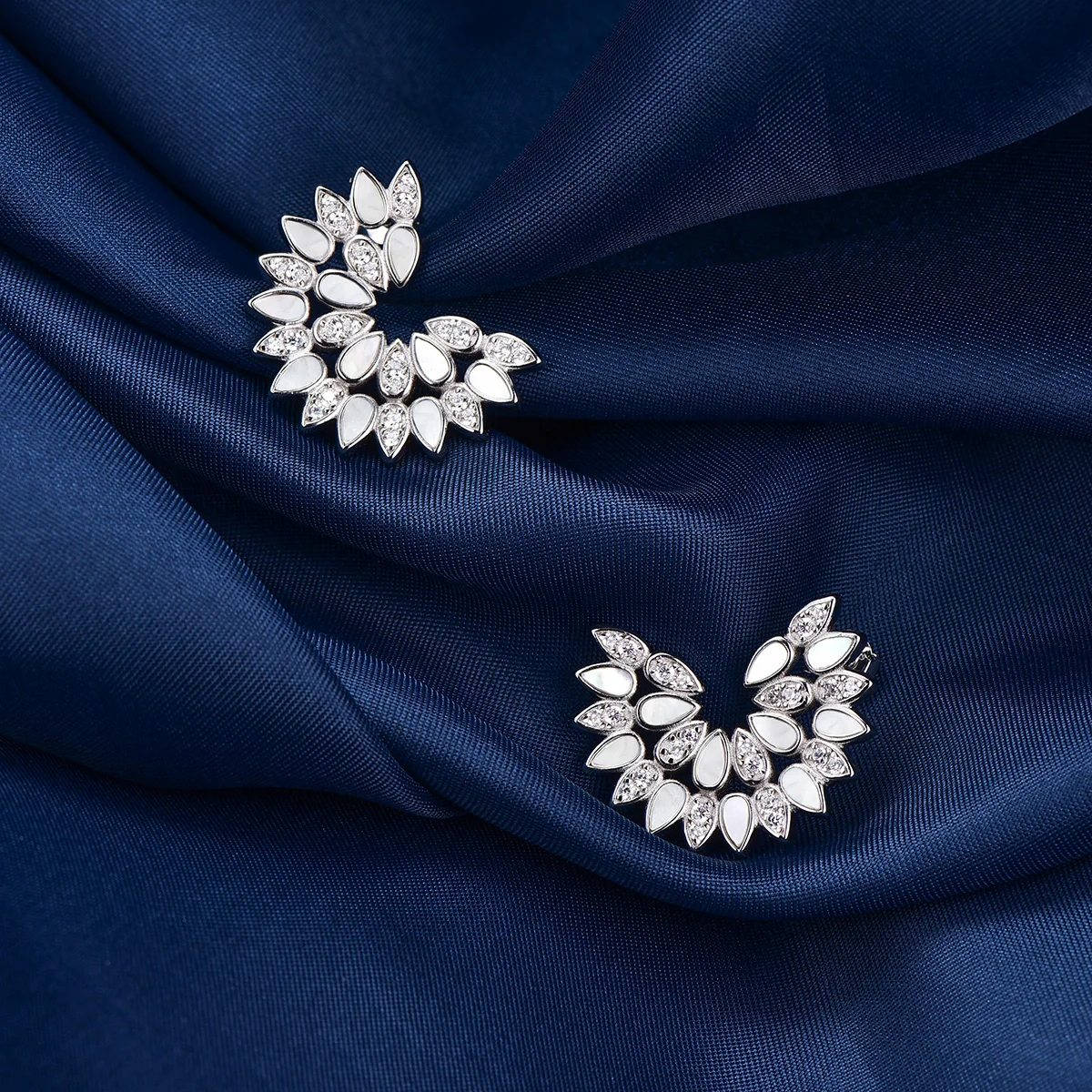 Charming Drop / Earrings Silver - Image 3