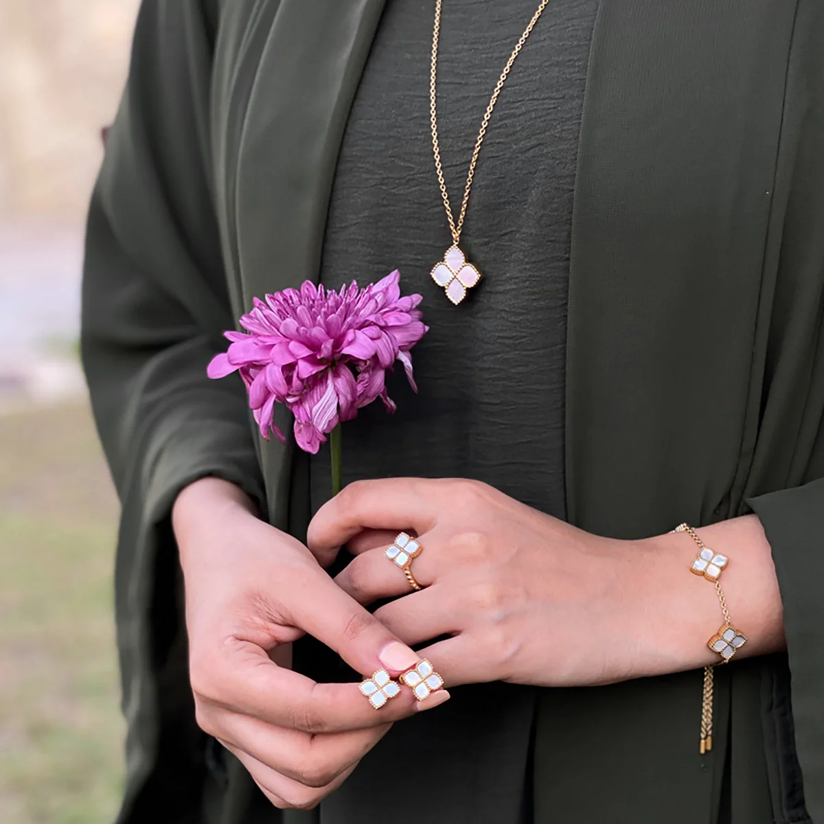 Joory / Necklace Pearl Gold - Image 6