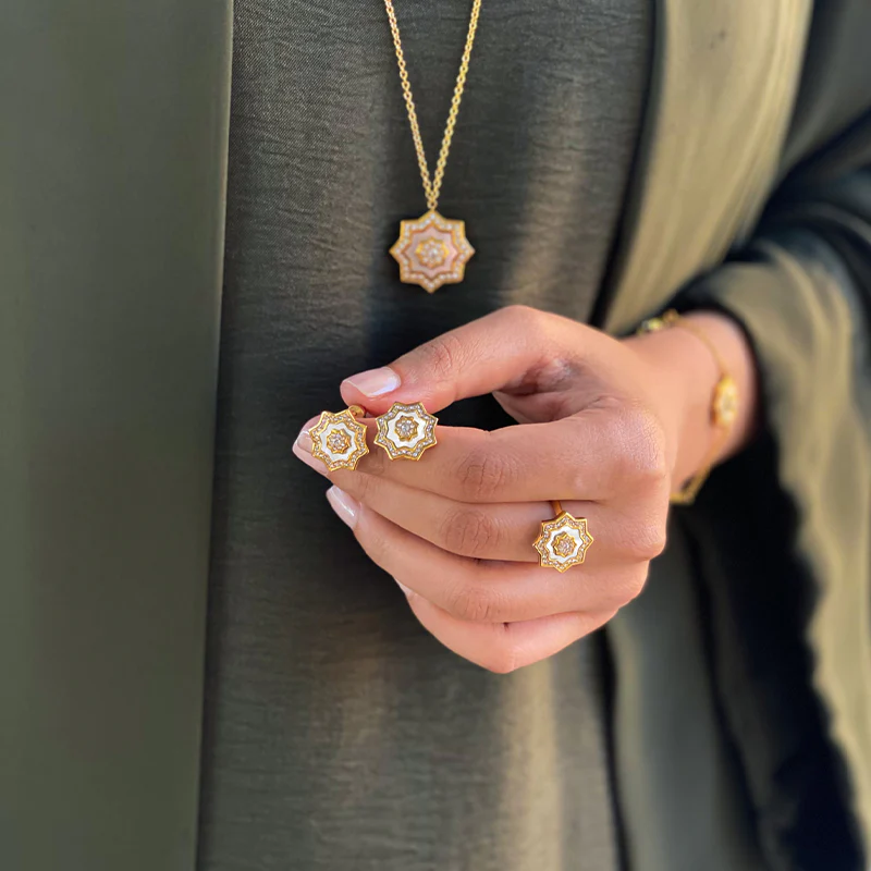 Najm / Earrings Pearl Gold - Image 4