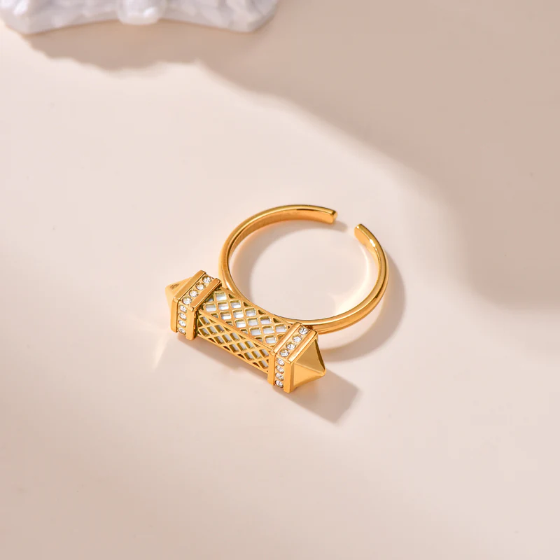 Tassel / Ring Pearl Gold - Image 2