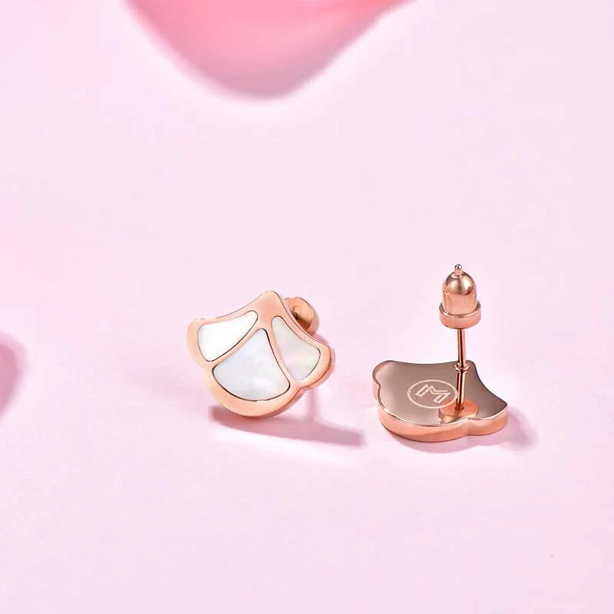Tulip / Earrings Pearl Rose Gold - Image 4